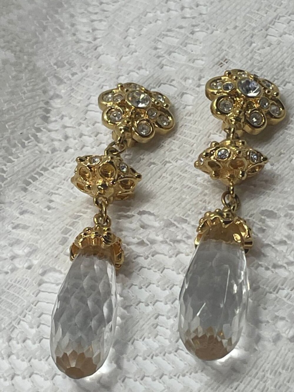 Vtg Avon Cluster Crystal Dangle Tear Drop Clip On earrings Signed Barrera